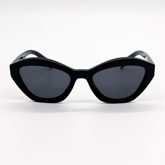 NEW PRADA PRA02S 16K08Z WOMEN SUNGLASSES SPRA02 BLACK GREY GEOMETRIC EYEWEAR - Picture 4 of 10